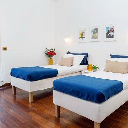 Four Bedroom Villa Near Metro Милано Екстериор снимка